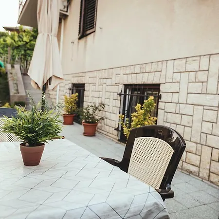 Apartment Pina Izola